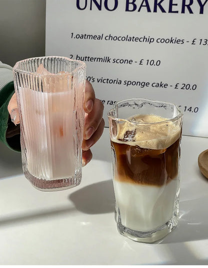 Tazza di succo in vetro irregolare per uso domestico
