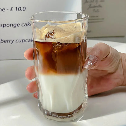Tazza di succo in vetro irregolare per uso domestico