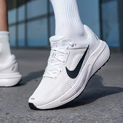 Scarpe Sportive Originali Nike - Sneakers Bianche da Uomo con Tomaia in Rete Traspirante per Corsa IM6368-101