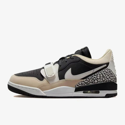 Sneakers Nike Grigio Scuro e Nero con Motivo Craquelé, Cuscinetto d'Aria con Velcro, Design Patchwork Tre-in-Uno, Stile Retrò Versatile e Trendy CD7069-020