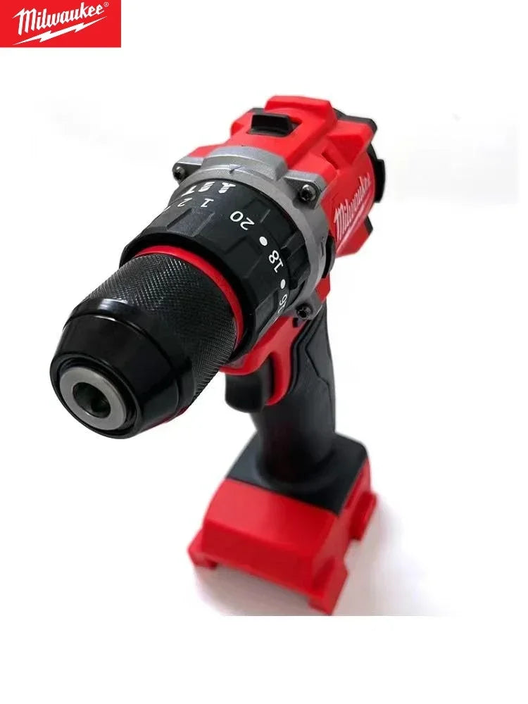 Trapano a percussione compatto Milwaukee M18, 100% senza spazzole, motore leggero ad alta potenza, ideale per la foratura quotidiana di metallo e legno.