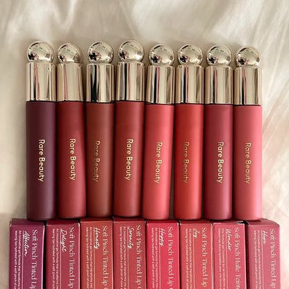 Rossetto Liquido Rare Beauty Selena, Lunga Durata, Cosmetico per Donne, Gloss Labbra Opaco Impermeabile, Happy Hope Honesty