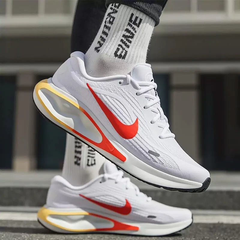 Scarpe sportive da uomo Nike, modello ufficiale e autentico, per il tempo libero – JOURNEY RUN, scarpe da corsa in tessuto traspirante, FN0228-110, modello più venduto.