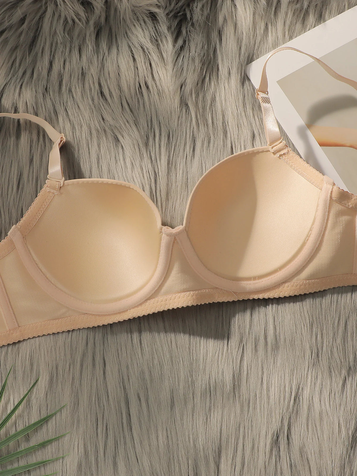 Nuovo set da 2 pezzi quotidiano in tinta unita di vendita calda con reggiseno push up con bordo in acciaio per set intimo donna J2611