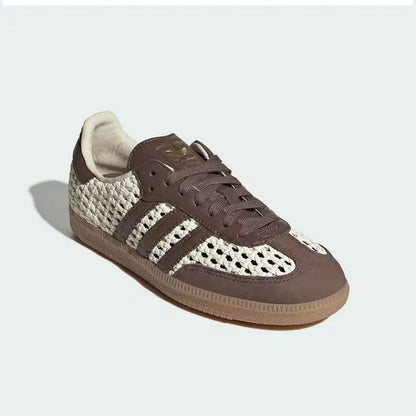 Scarpe da allenamento in tessuto a rete della linea adidas Originals, in stile retrò, nei colori bianco sporco e marrone, con suola in gomma e design a punta a T, scarpe da ginnastica casual traspiranti, modello IH9373.