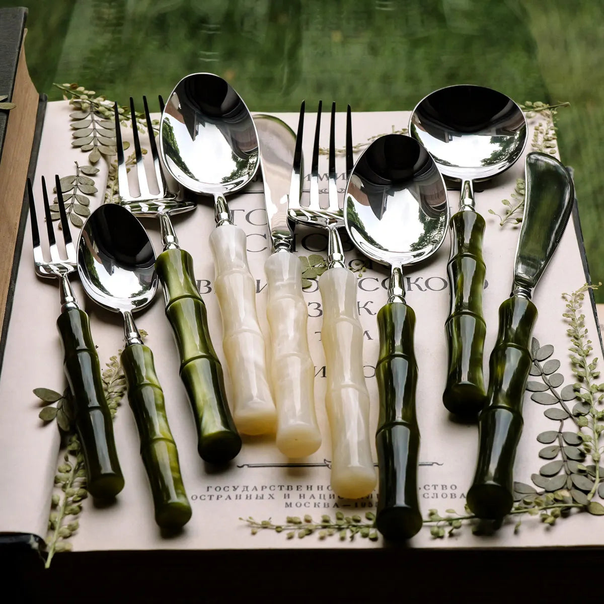 Set di Posate in Resina Stile Bambù, Acciaio Inossidabile 304, Posate Classiche, Opzioni da 1/3/4 Pezzi per Casa e Cucina