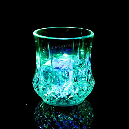 70ml LED lampeggiante tazza vino birra whisky tazza acqua bevande bicchieri automatici tazza incandescente bar festa forniture per la casa
