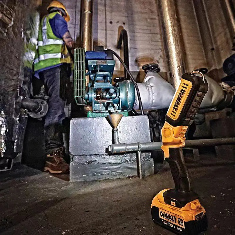 DEWALT DCL050 18V/20V XR Lampada da Lavoro Portatile a LED al Litio Senza Fili 1000 Lumen per Riparazioni Auto