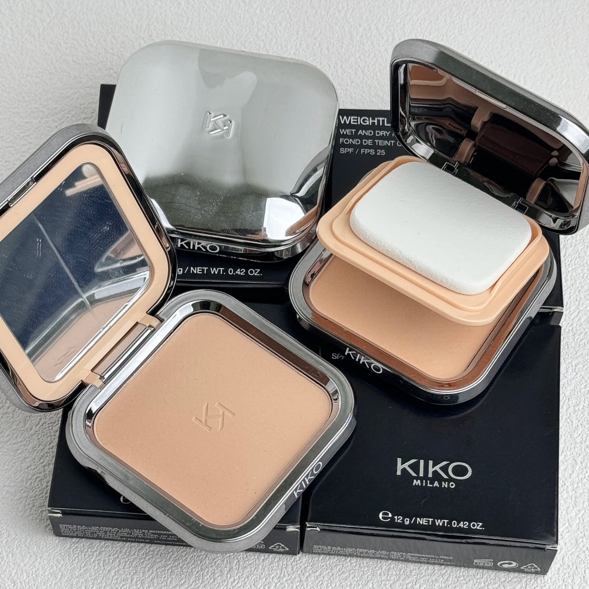 Fondotinta in Polvere e Ombretto Liquido KIKO Milano, Impermeabile, Resistente al Sudore, Texture Vellutata, Effetto Naturale Illuminante, Finitura Morbida