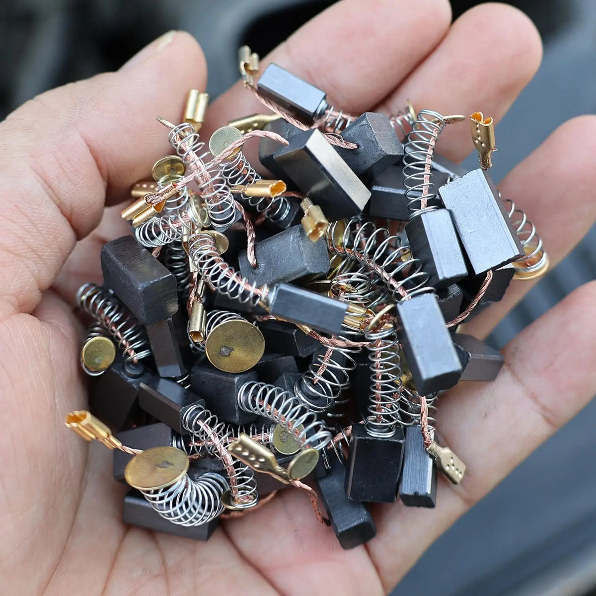 Spazzole di Carbone per Motori Elettrici, Parti di Ricambio per Utensili Elettrici, Trapano, Martello, Smerigliatrice Angolare, Motosega, Macchina da Taglio
