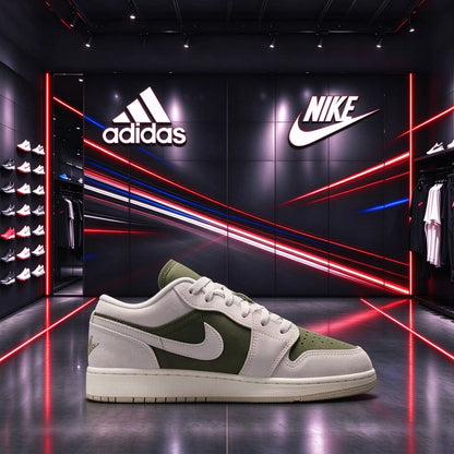 Sneakers basse Nike bianche, grigie e verde oliva, modello AJ1 Retro Patchwork, casual, versatili e di tendenza, HV4396-201
