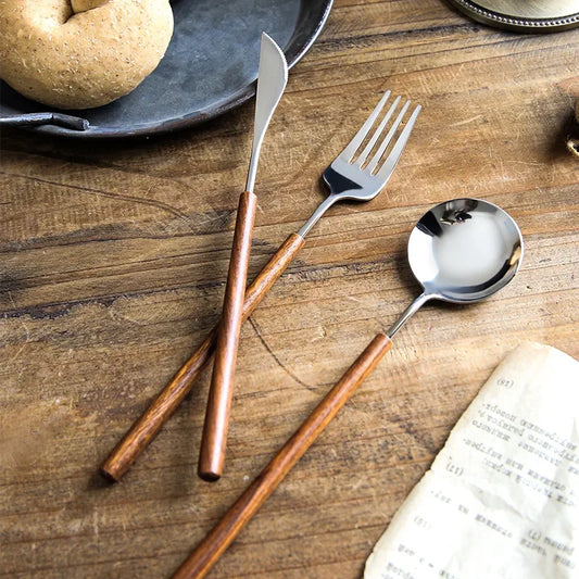 Set di posate di lusso leggero per hotel in acciaio inossidabile con manico in palissandro vintage, coltello da bistecca, forchetta e cucchiaio