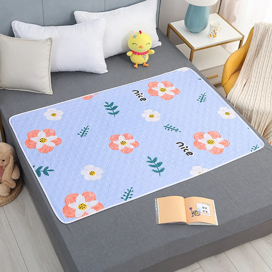 Tappetino per Cambio Pannolini 80x120cm a 4 Strati con Motivo Dinosauro e Cuore, Impermeabile e Lavabile, per Protezione Notturna e Mestruale, Cura del Bambino