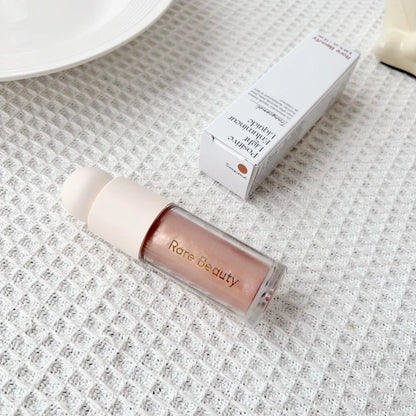Rare Beauty Illuminante Innovativo Effetto Seta Leggero, Lucidalabbra Resistente all'Acqua a Lunga Durata, Contouring Liquido, Cosmetici Regalo