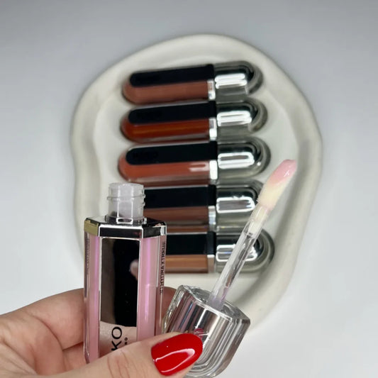 KIKO Milano 3D Hydra Lipgloss, lucidalabbra idratante, volumizzante e ad alta brillantezza, formula a lunga tenuta, non appiccicosa, per un trucco labbra confortevole.