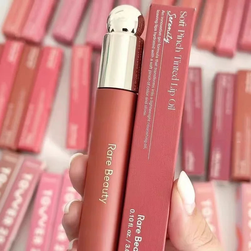 Rare Beauty Soft Pinch Liquid Blush: Fard Liquido Setoso e Liscio a Lunga Durata per un Effetto Naturale e Luminoso Senza Cuciture