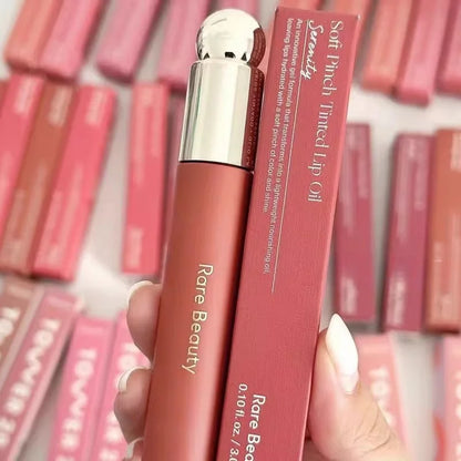 Rare Beauty Soft Pinch Liquid Blush: Fard Liquido Setoso e Liscio a Lunga Durata per un Effetto Naturale e Luminoso Senza Cuciture