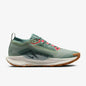 Scarpe da trail running Nike - rete grigio-verde, traspiranti, protettive, con ammortizzazione, suola in gomma resistente, modello FQ0908-300.