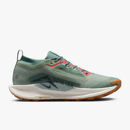 Scarpe da trail running Nike - rete grigio-verde, traspiranti, protettive, con ammortizzazione, suola in gomma resistente, modello FQ0908-300.