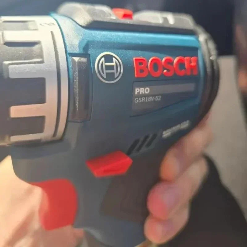 Trapano elettrico Bosch GSR18V-52, 52 Nm, resistente e robusto, con mandrino in metallo per avvitare e forare con elevata precisione.