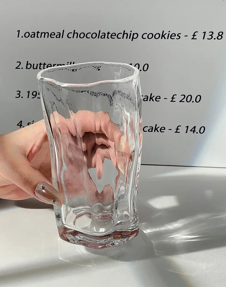 Tazza di succo in vetro irregolare per uso domestico