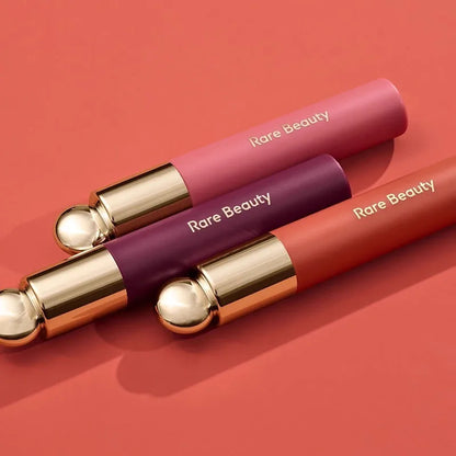 Rossetto Liquido Rare Beauty Selena, Lunga Durata, Cosmetico per Donne, Gloss Labbra Opaco Impermeabile, Happy Hope Honesty