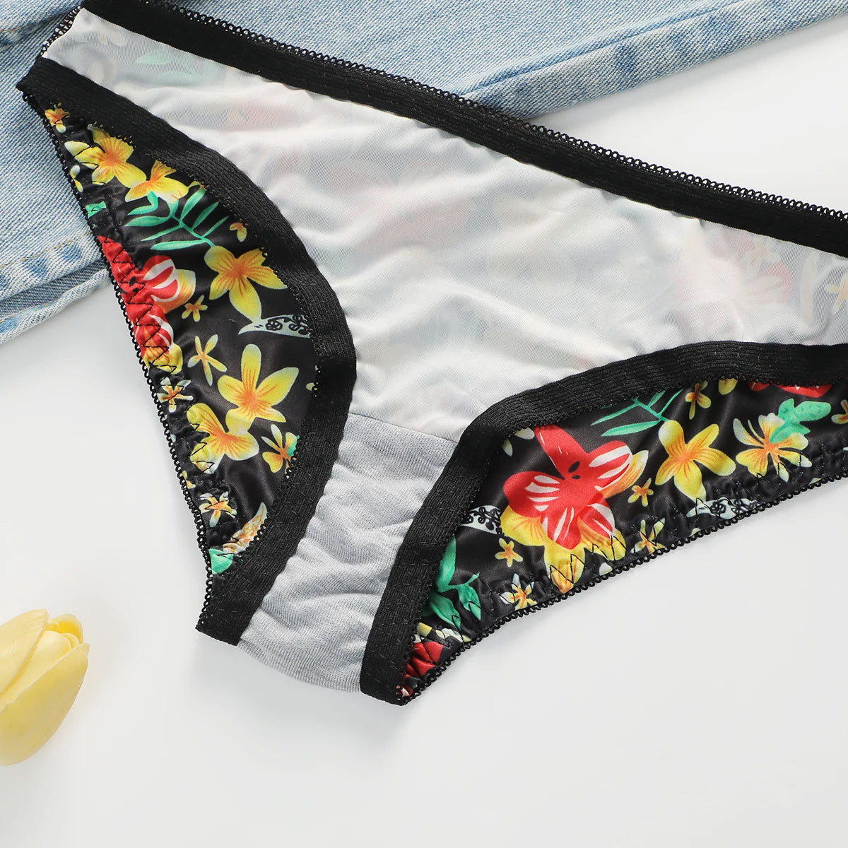 Set di biancheria intima sexy con fiori ricamati da donna con cerchio in acciaio raccolto push up comodo set di reggiseno aderente J0124