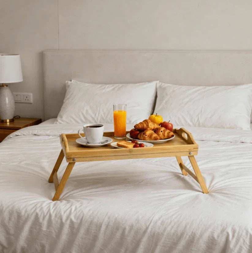 Vassoio Multifunzionale in Legno con Gambe Pieghevoli - Tavolino in Bambù 50x30 cm - Colazione con Maniglie, Gambe Retrattili, Ideale per Letto, Divano e PC, ciotola tibetana, piatti decorativi, fruttiera, organizer, ciotola