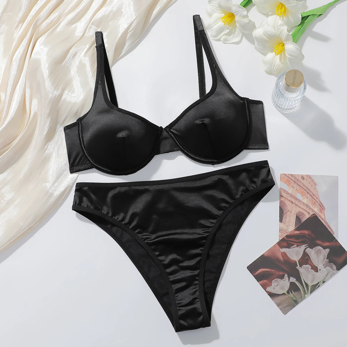 Set di Lingerie di Lusso in Raso per Donne, 2 Pezzi, Reggiseno a 3/4 Coperture e Slip, Effetto Seta Lucida, Sexy Set Intimo Nero MR2938