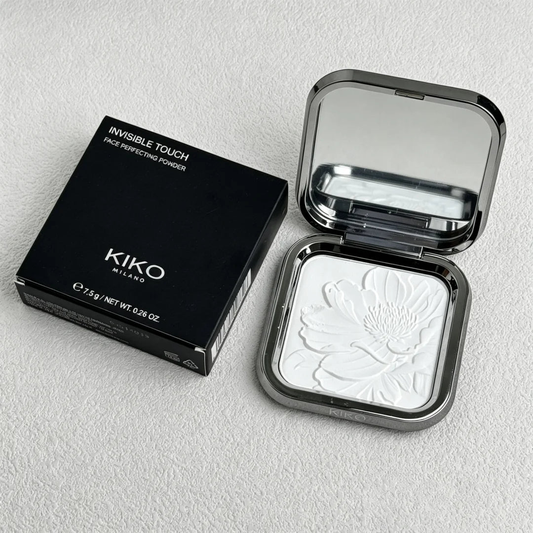 KIKO Cipria compatta per il viso, effetto matte, protezione solare, fissante, controllo del sebo, lunga durata, con specchio e applicatore a forma di piumino, adatta a tutti i tipi di pelle.