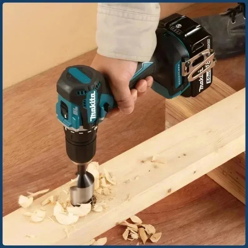 Makita DDF487 Trapano Avvitatore a Batteria 18V Brushless Compatto ad Alta Coppia a Velocità Variabile per Lavorazione del Legno Compatibile con Batterie Makita