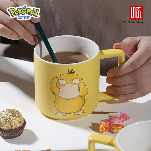 SHUNXIANG Pokémon Licenza Psyduck Tazza 350ml Cartoon Tazza di Ceramica Colazione Latte Tazza di Caffè Autentico Anime Bicchieri Tazze di Acqua