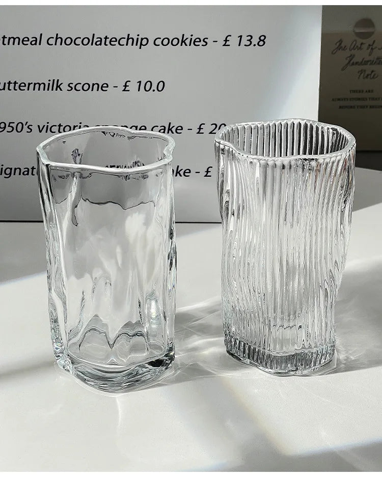 Tazza di succo in vetro irregolare per uso domestico
