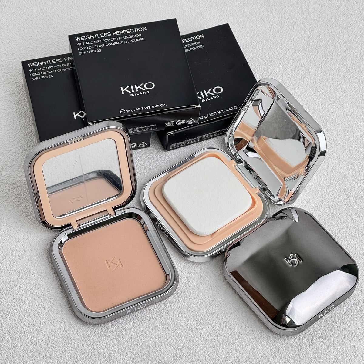 KIKO Matte Fusion Pressed Powder SPF Correttore a Lunga Durata Resistente al Sudore Controllo del Sebo Uso a Secco o Umido Fissaggio del Trucco con Specchio e Spugnetta