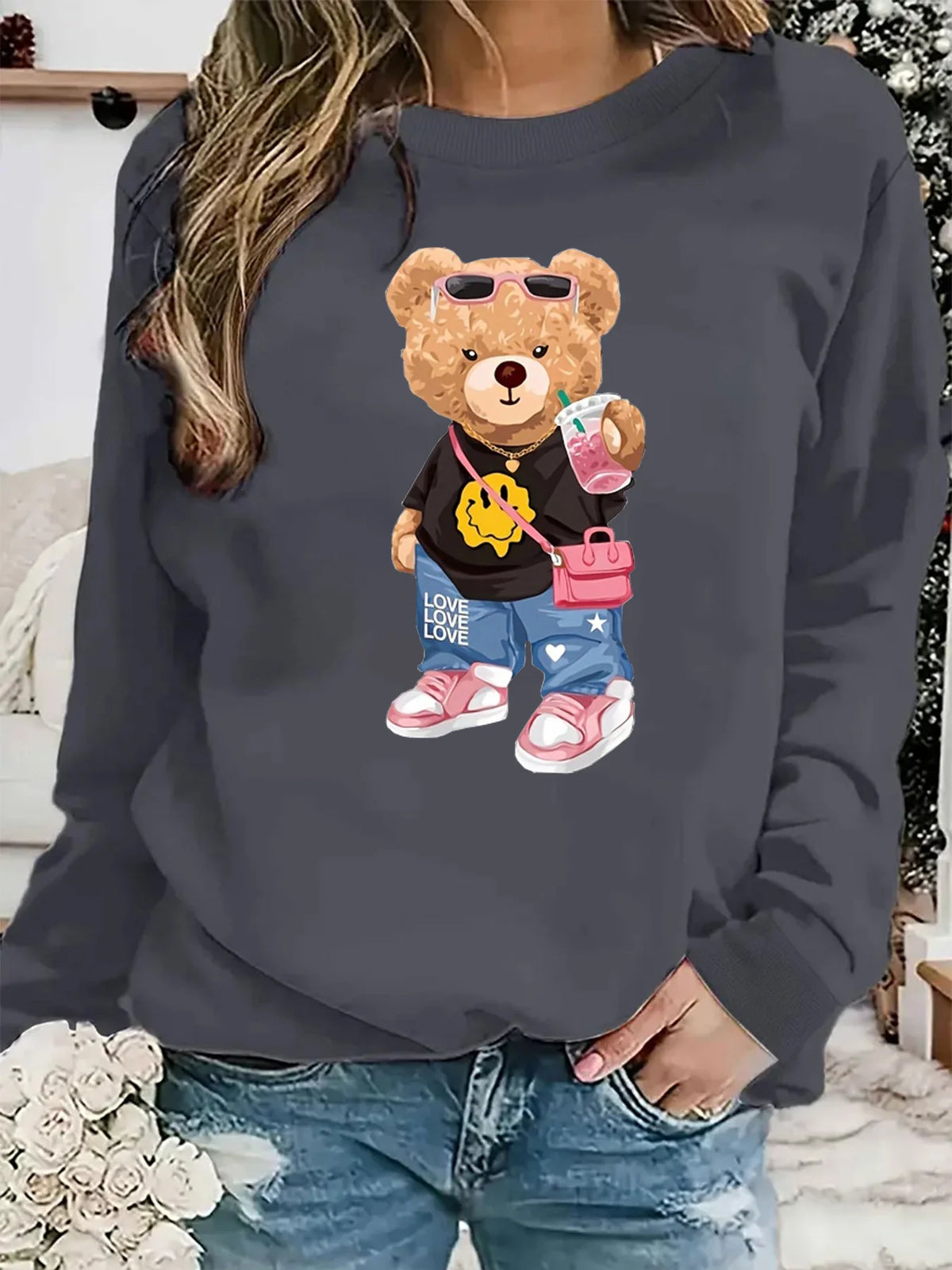 Maglione da donna, modello casual per l’autunno e l’inverno, ampio e comodo, caldo, con stampa a tema cartone animato, scollo rotondo e maniche lunghe.