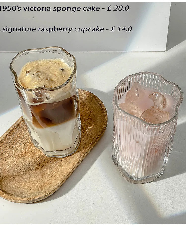 Tazza di succo in vetro irregolare per uso domestico