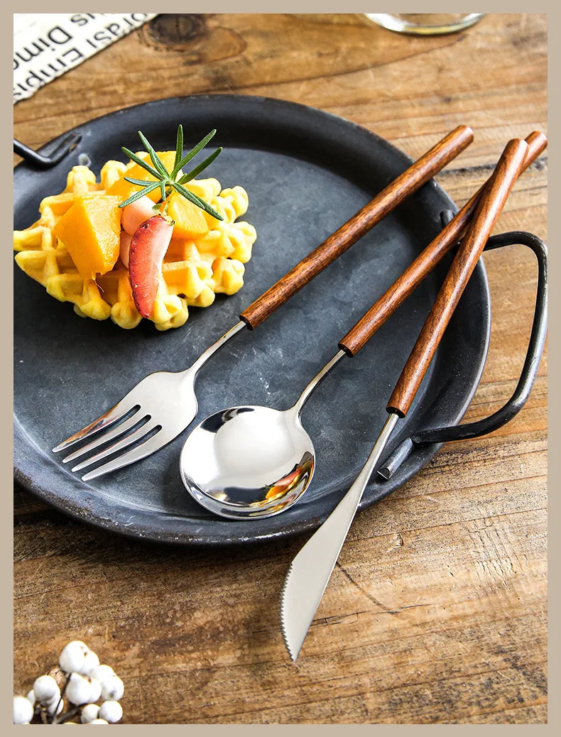 Set di posate di lusso leggero per hotel in acciaio inossidabile con manico in palissandro vintage, coltello da bistecca, forchetta e cucchiaio
