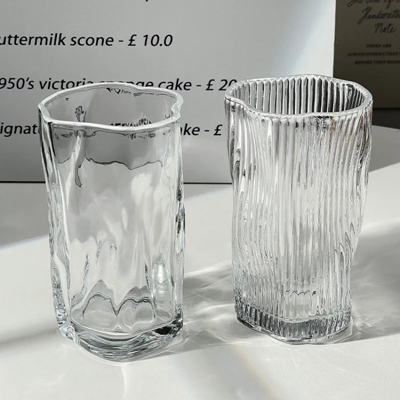 Tazza di succo in vetro irregolare per uso domestico