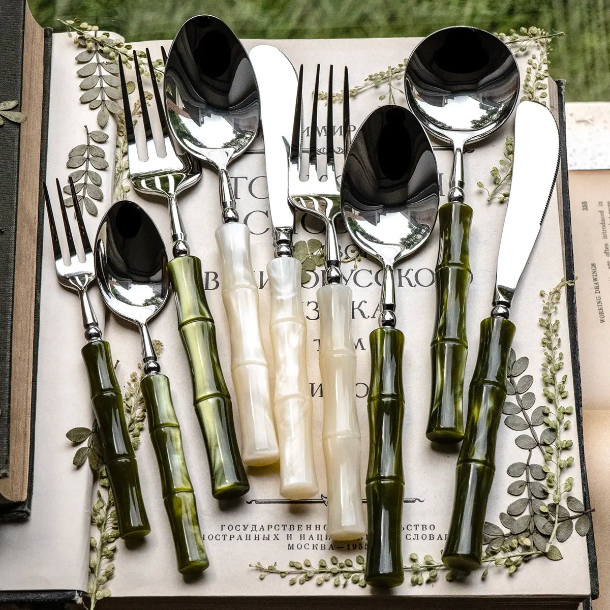 Set di Posate in Resina Stile Bambù, Acciaio Inossidabile 304, Posate Classiche, Opzioni da 1/3/4 Pezzi per Casa e Cucina
