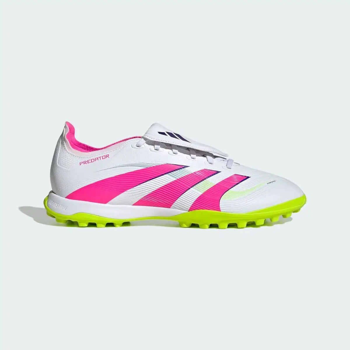 Scarpe da calcio Adidas Falcon con linguetta pieghevole, bianche e rosa, per campi in erba sintetica, modello JS0385.
